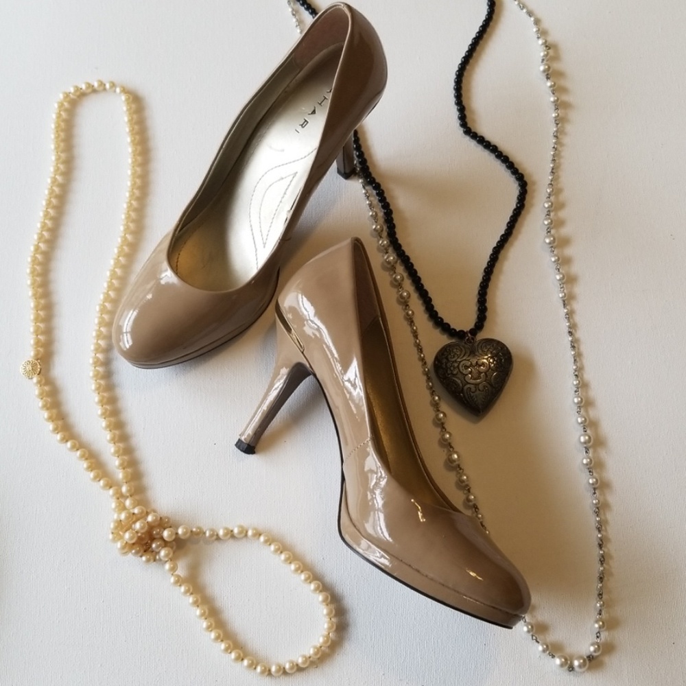 Tahari Shoes